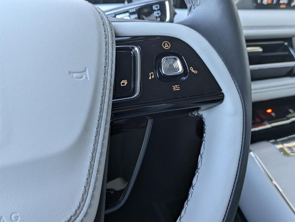 new 2025 Lincoln Aviator car, priced at $72,735