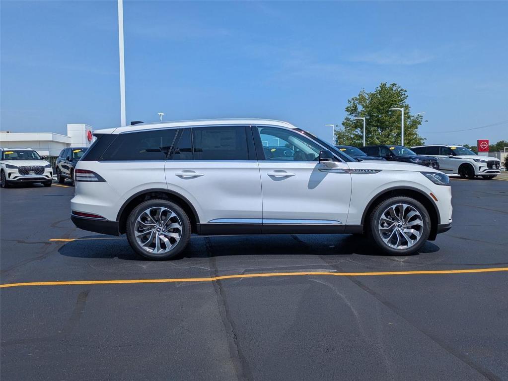 new 2025 Lincoln Aviator car, priced at $65,400
