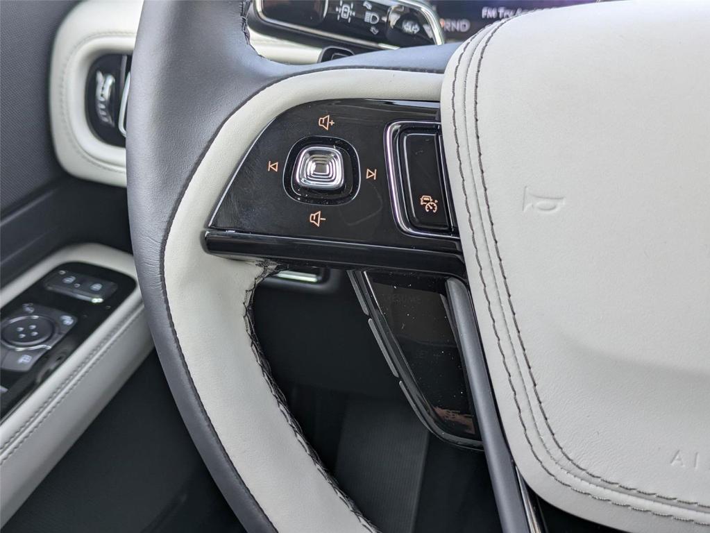 new 2025 Lincoln Aviator car, priced at $65,400