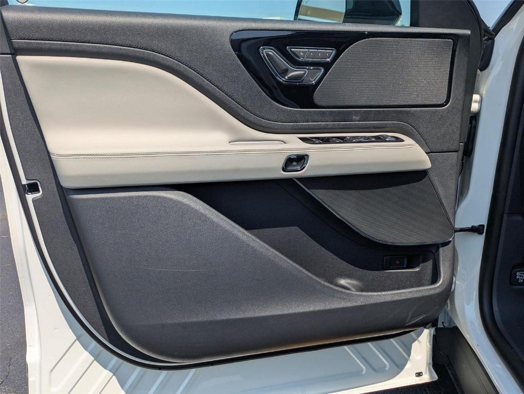 new 2025 Lincoln Aviator car, priced at $65,400