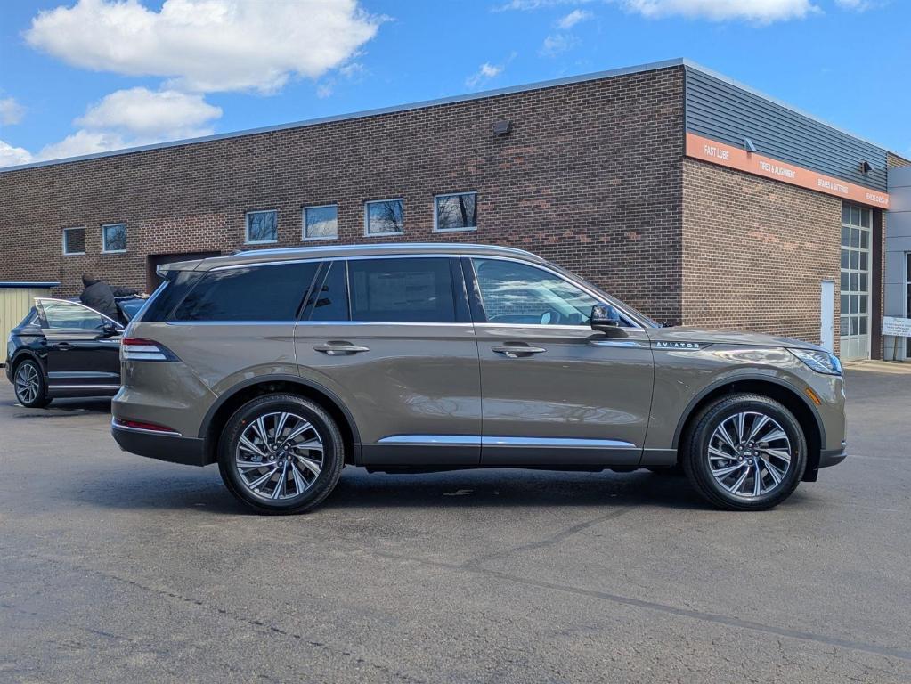 new 2025 Lincoln Aviator car, priced at $63,275