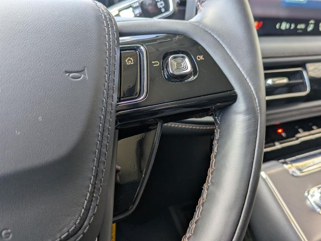 new 2025 Lincoln Aviator car, priced at $63,275