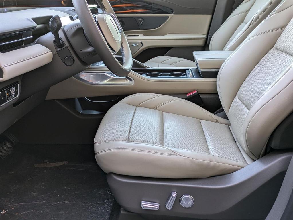new 2025 Lincoln Nautilus car, priced at $61,165