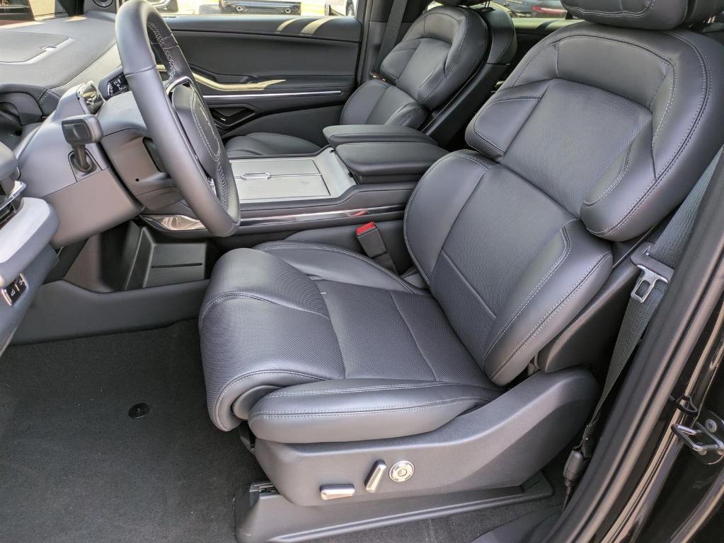 new 2025 Lincoln Navigator L car, priced at $108,165