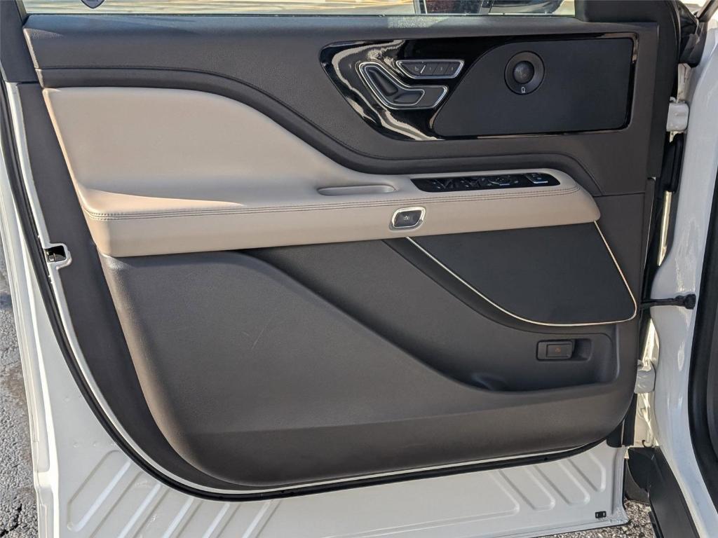 used 2023 Lincoln Aviator car, priced at $41,298