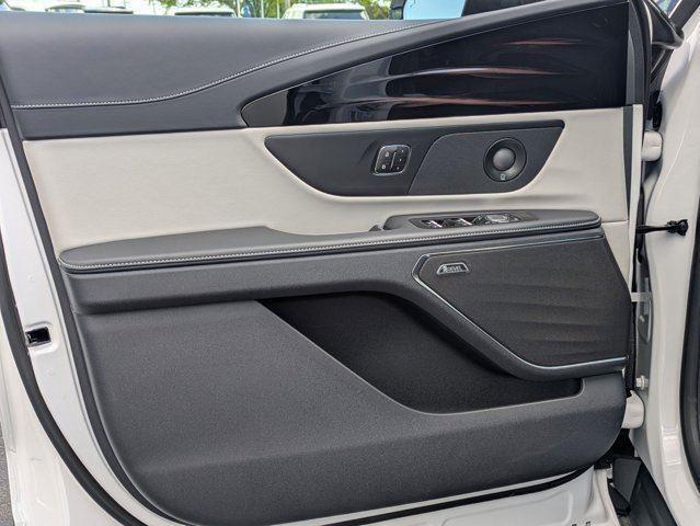 new 2025 Lincoln Nautilus car, priced at $57,249