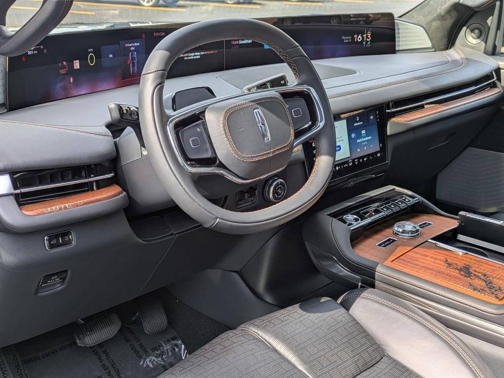 new 2025 Lincoln Navigator L car, priced at $125,225