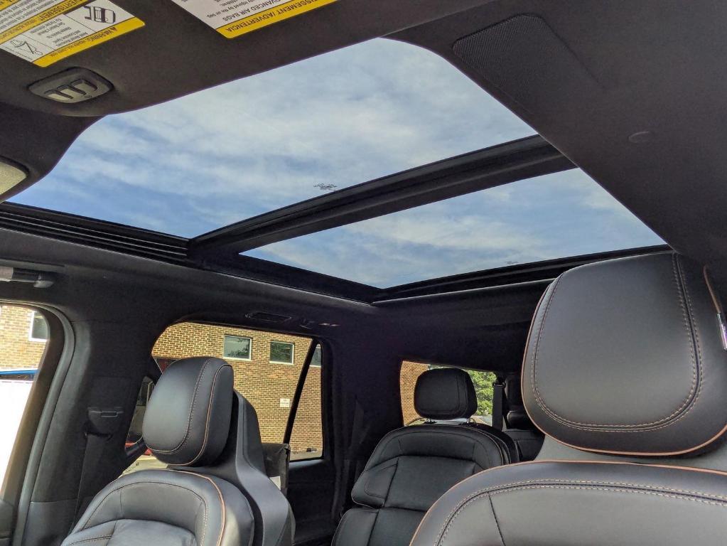 new 2025 Lincoln Navigator L car, priced at $125,225