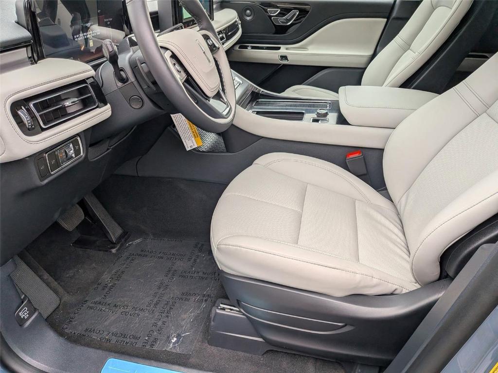 new 2025 Lincoln Aviator car, priced at $65,901