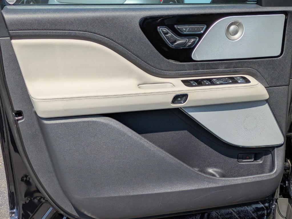 new 2025 Lincoln Aviator car, priced at $82,125