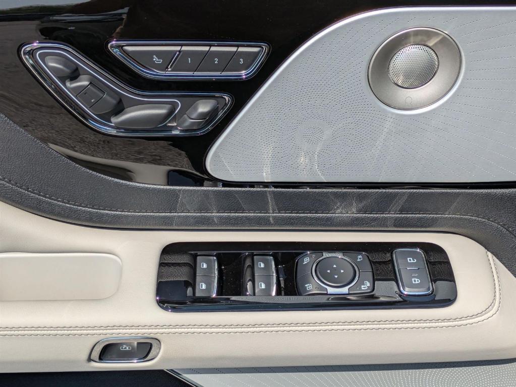 new 2025 Lincoln Aviator car, priced at $82,125