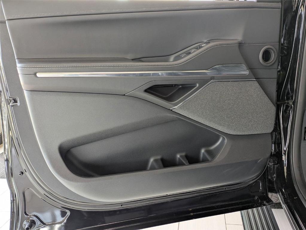 new 2025 Lincoln Navigator L car, priced at $106,755