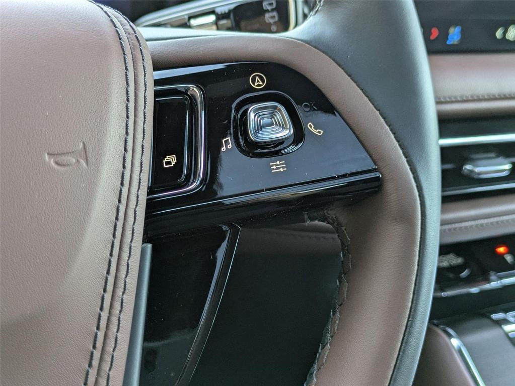 new 2025 Lincoln Aviator car, priced at $80,090
