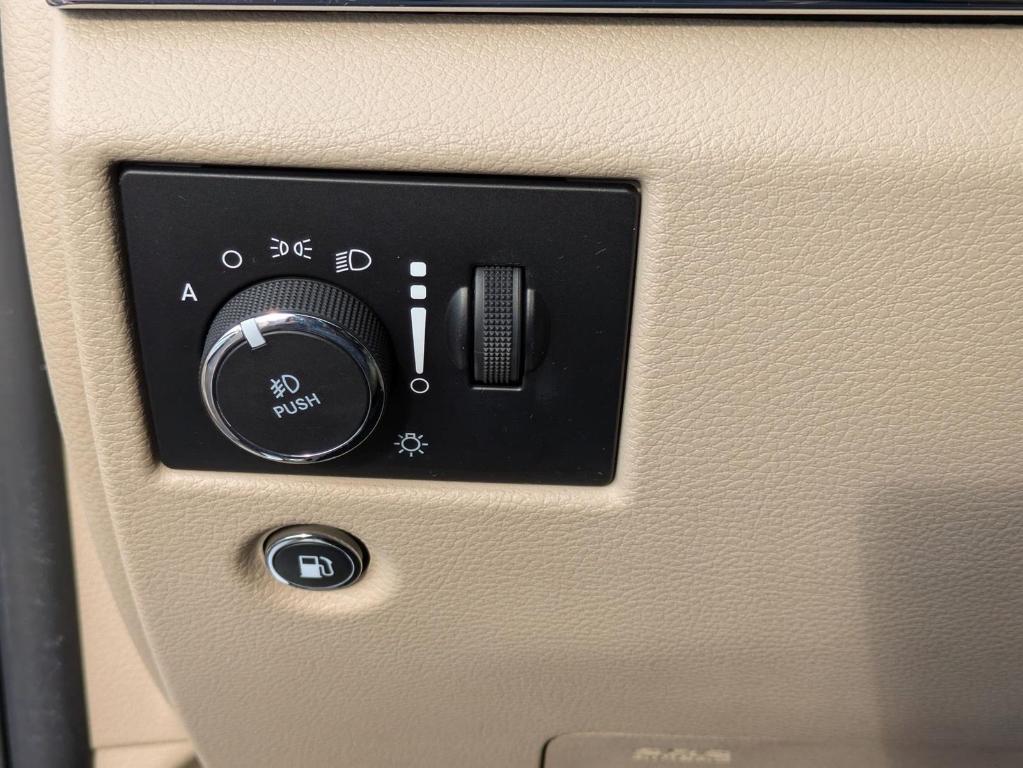 used 2020 Jeep Grand Cherokee car, priced at $22,494