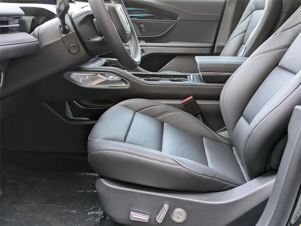 new 2025 Lincoln Nautilus car, priced at $57,535
