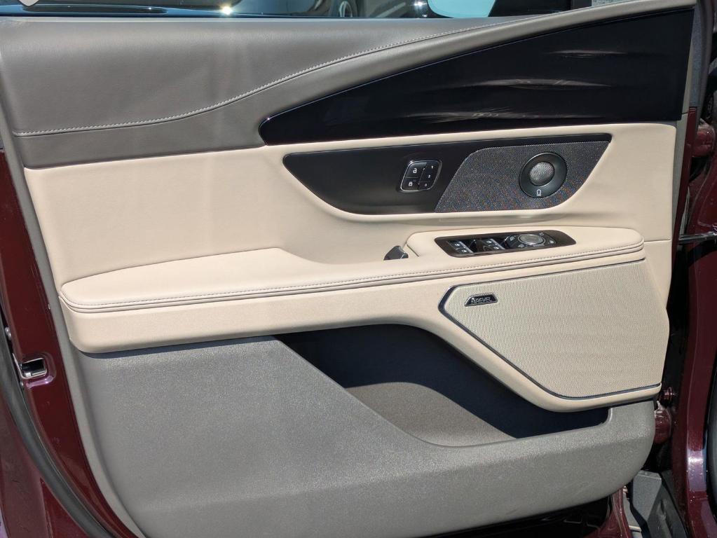new 2025 Lincoln Nautilus car, priced at $61,065