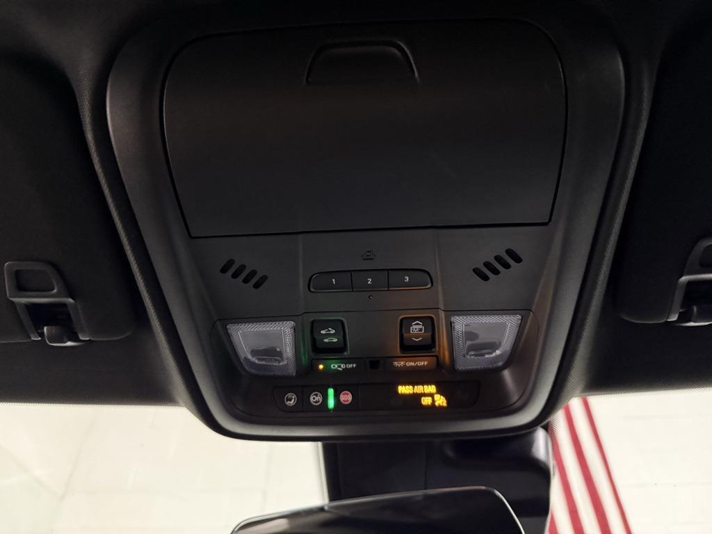 used 2023 Cadillac XT4 car, priced at $30,490