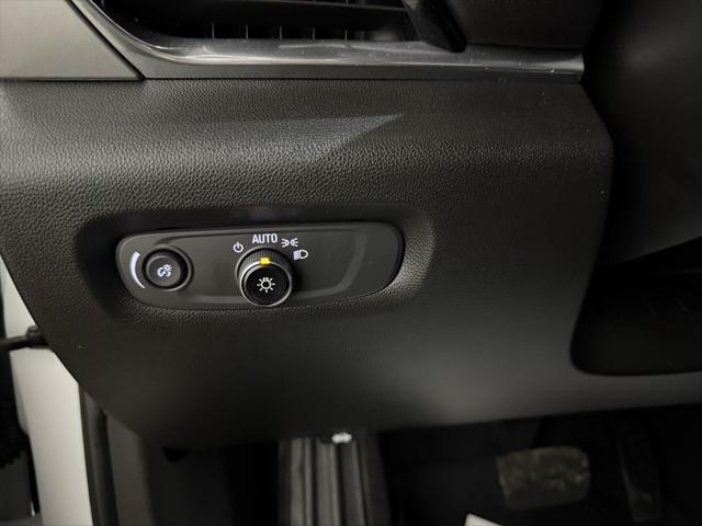 used 2022 Chevrolet Traverse car, priced at $32,990