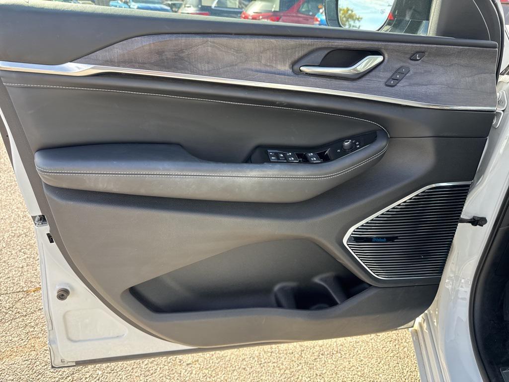 used 2022 Jeep Grand Cherokee L car, priced at $33,990