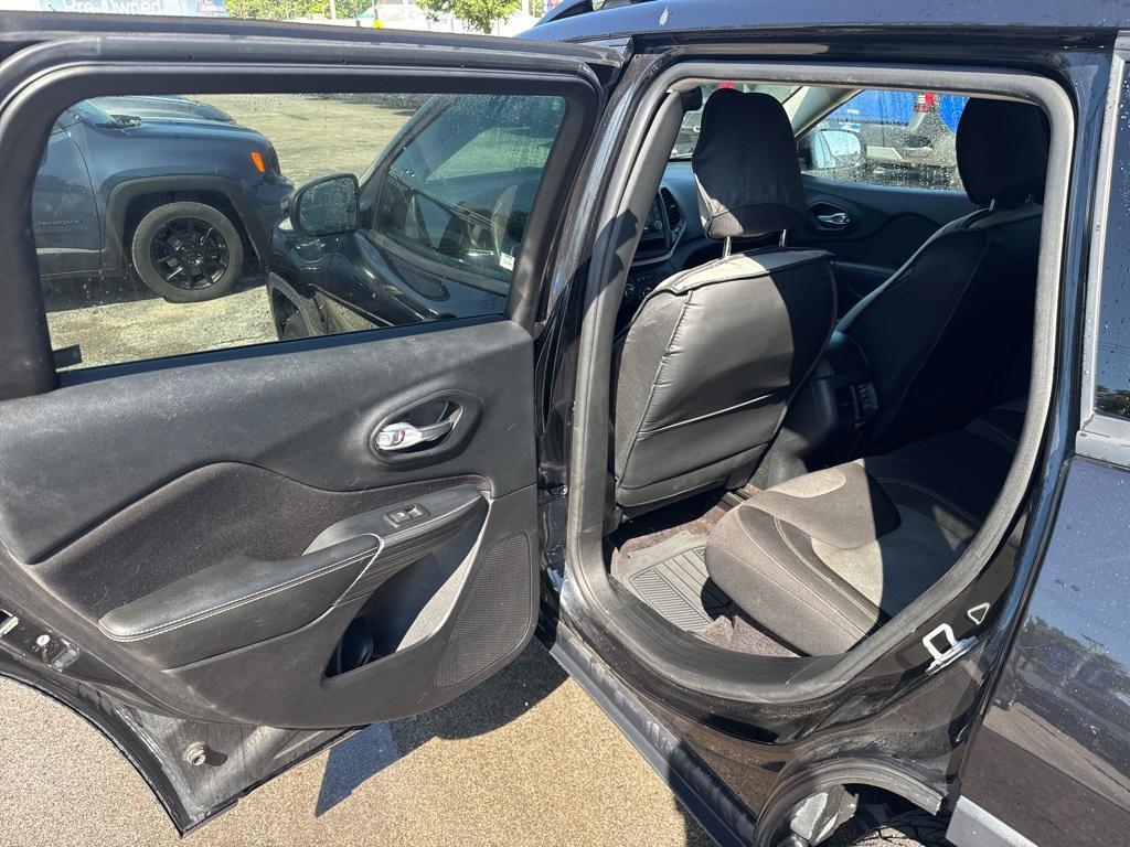 used 2016 Jeep Cherokee car, priced at $10,411