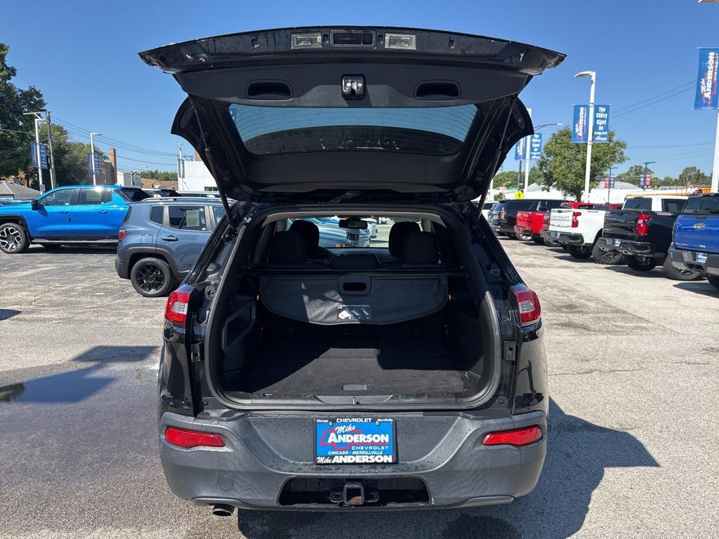 used 2016 Jeep Cherokee car, priced at $10,411