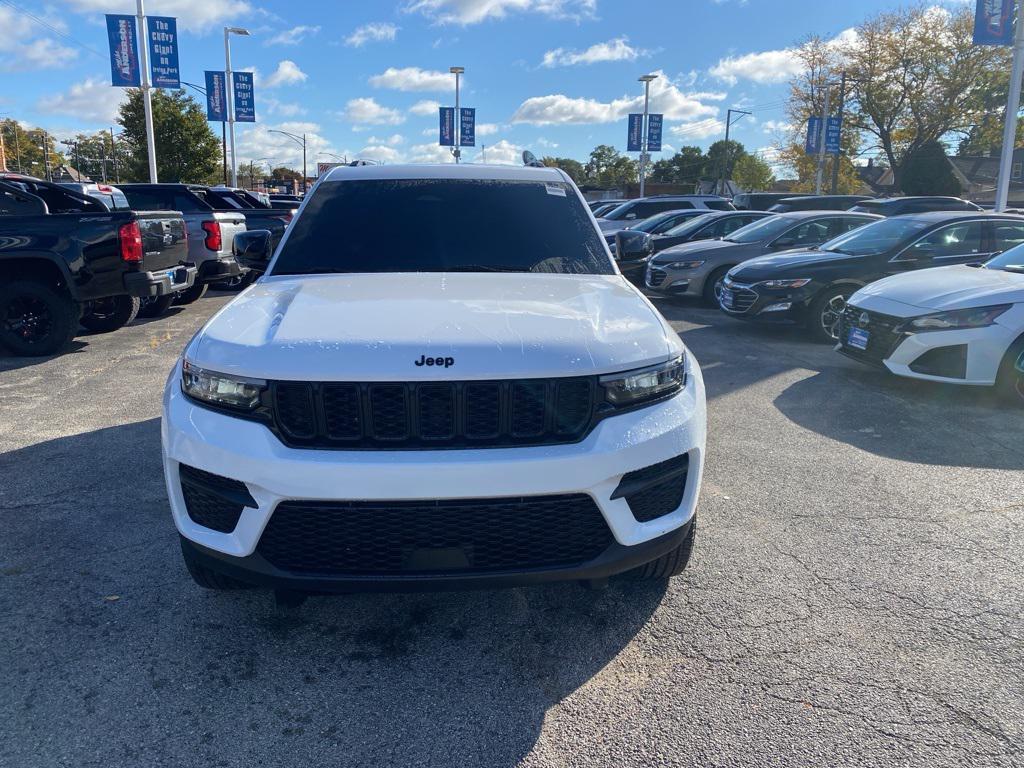 used 2024 Jeep Grand Cherokee car, priced at $28,490