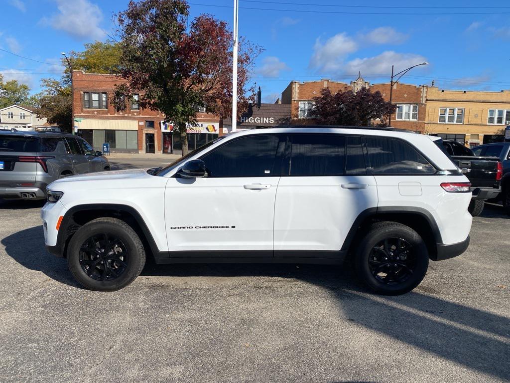 used 2024 Jeep Grand Cherokee car, priced at $28,490