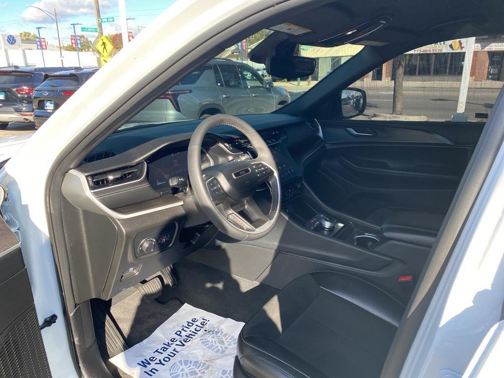 used 2024 Jeep Grand Cherokee car, priced at $28,490