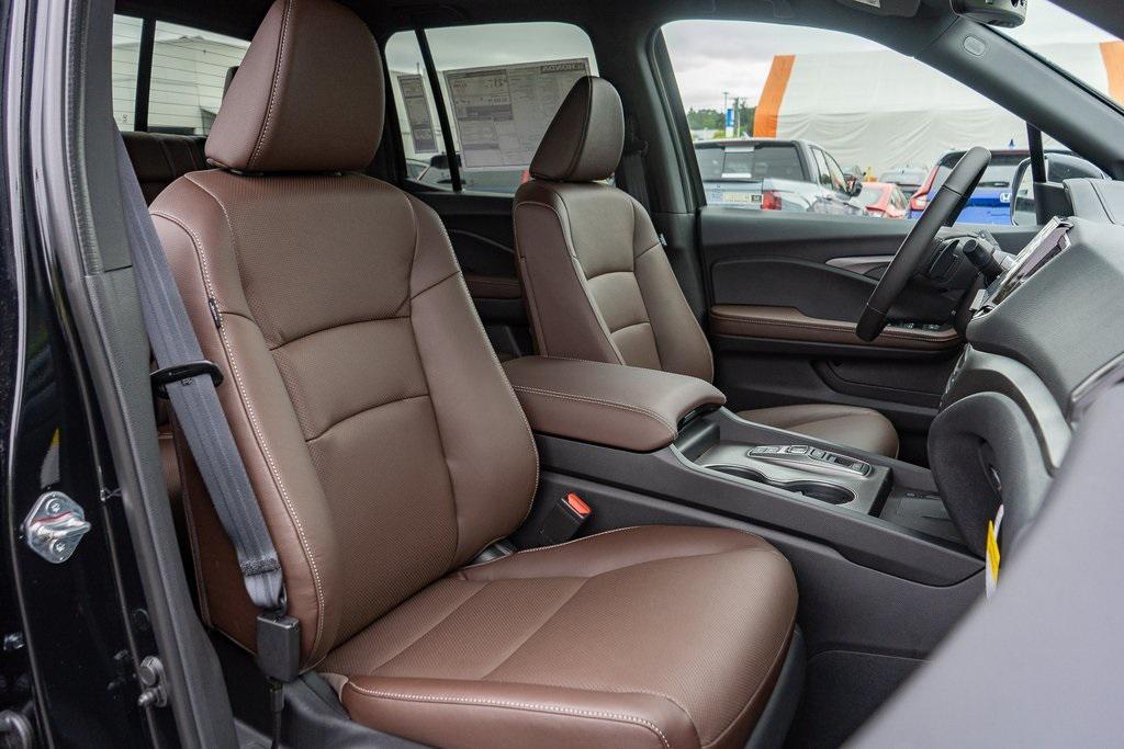 new 2025 Honda Ridgeline car, priced at $43,798