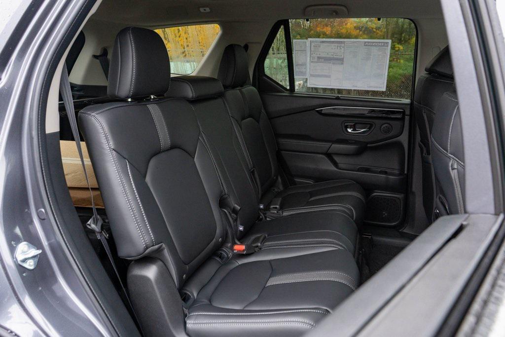 new 2025 Honda Pilot car, priced at $47,050