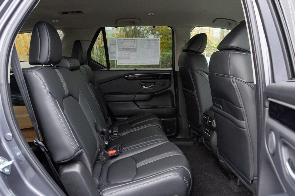 new 2025 Honda Pilot car, priced at $47,050
