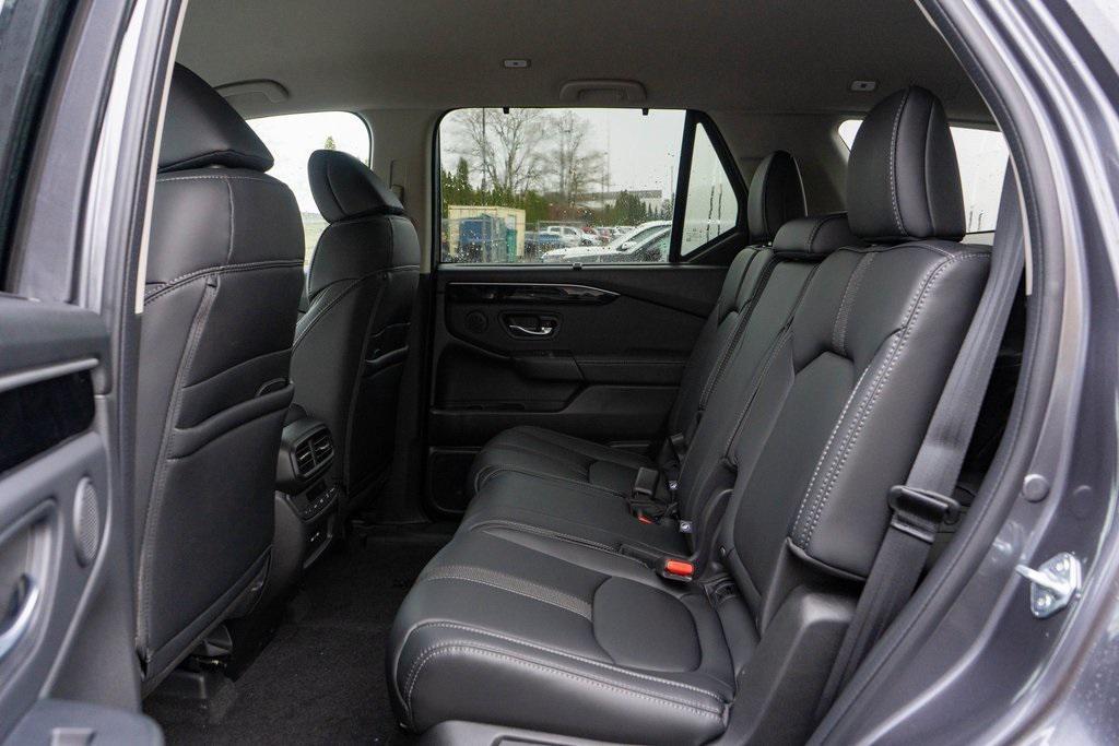 new 2025 Honda Pilot car, priced at $47,050
