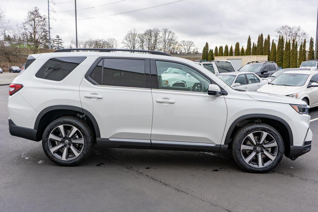 new 2025 Honda Pilot car, priced at $51,530