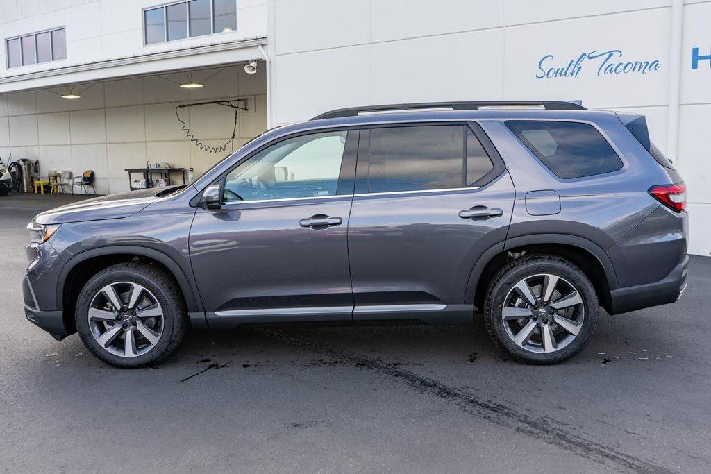 new 2025 Honda Pilot car, priced at $51,050