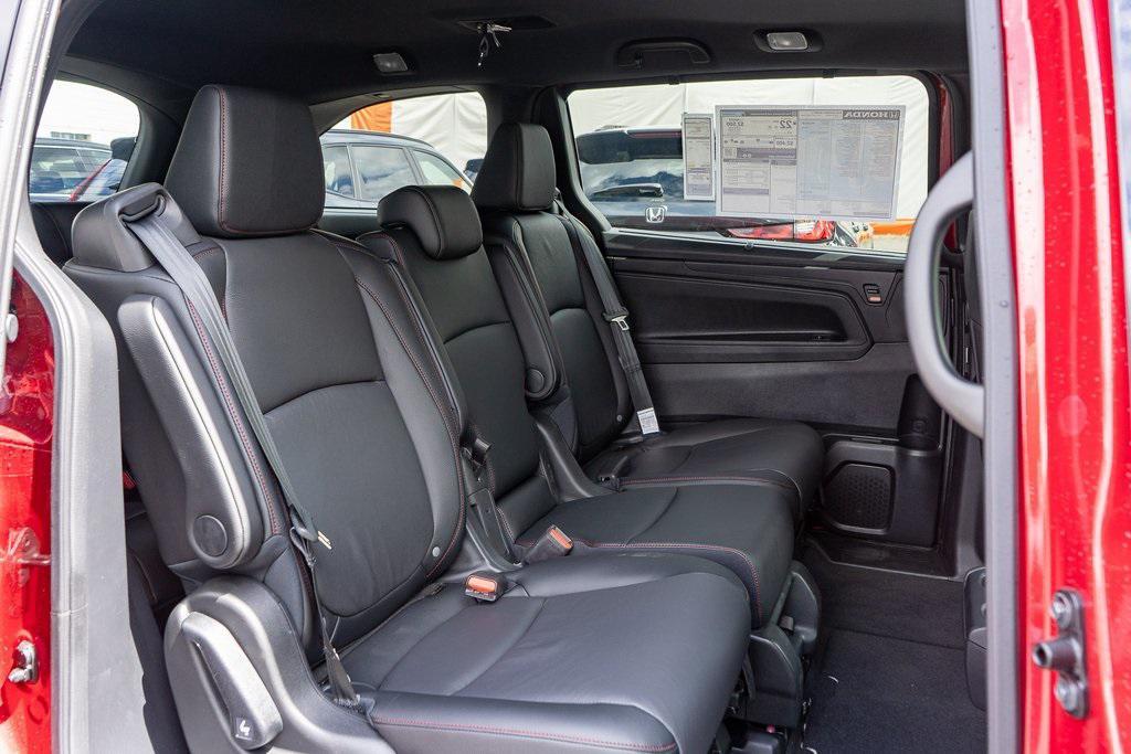 new 2025 Honda Odyssey car, priced at $43,965
