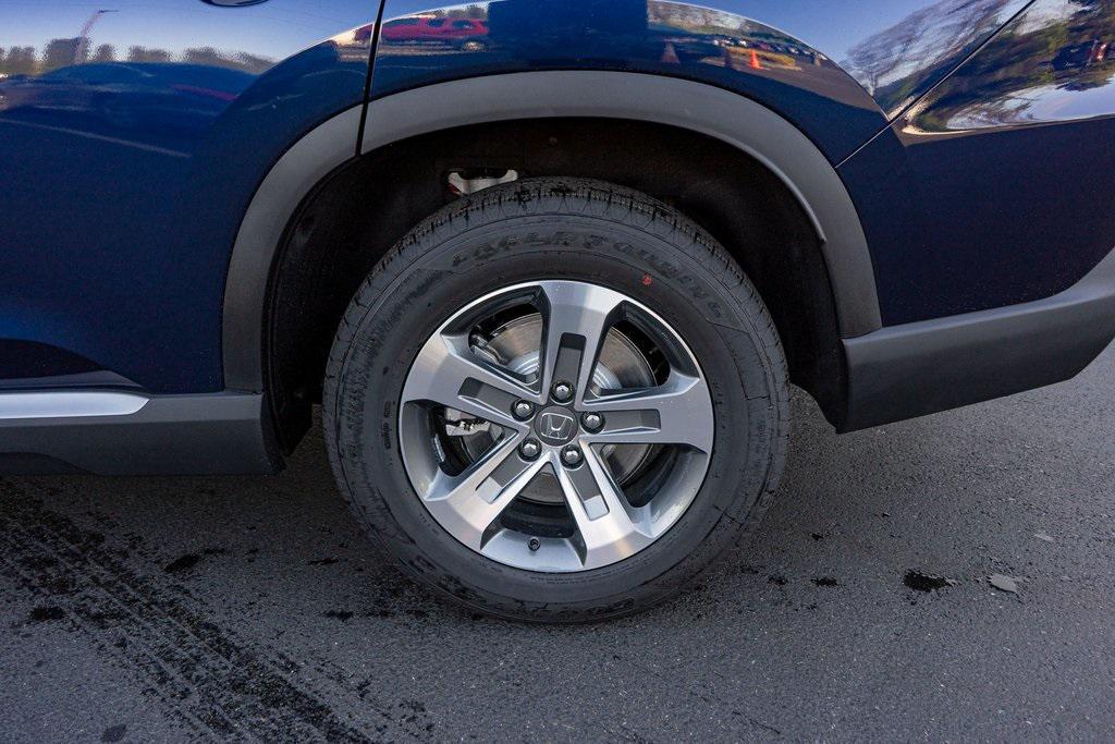 new 2025 Honda Pilot car, priced at $45,198