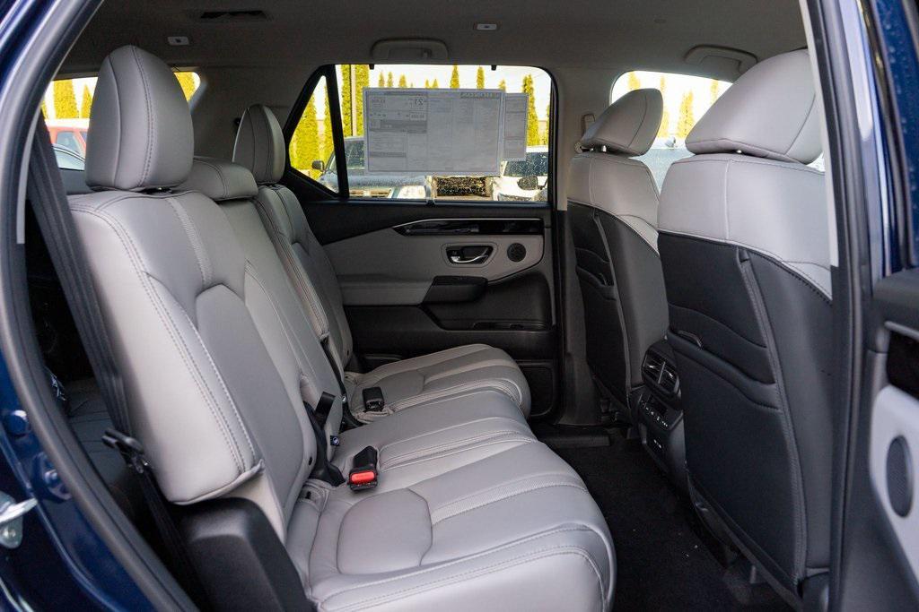 new 2025 Honda Pilot car, priced at $45,198