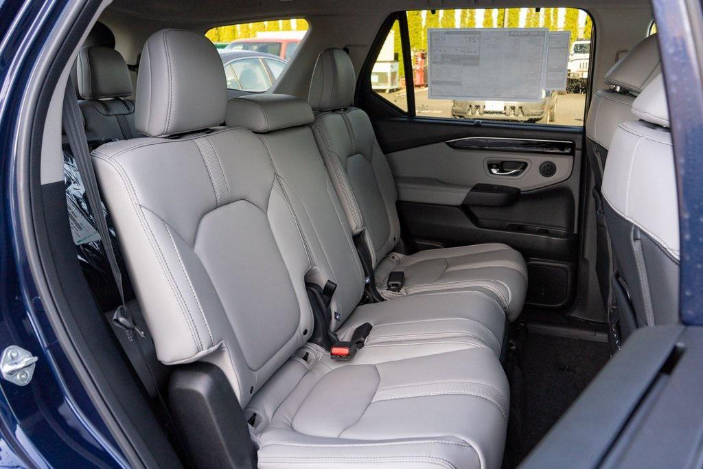 new 2025 Honda Pilot car, priced at $45,198