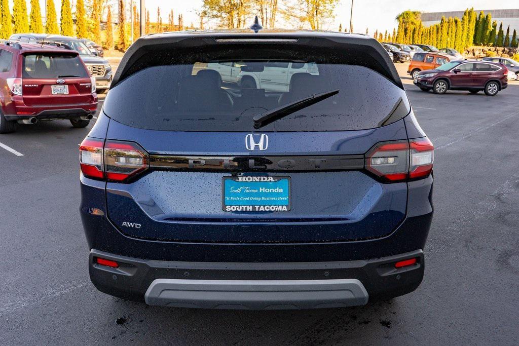 new 2025 Honda Pilot car, priced at $45,198