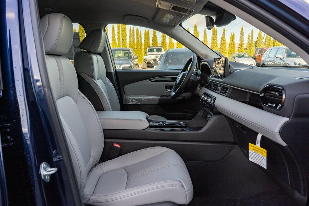 new 2025 Honda Pilot car, priced at $45,198