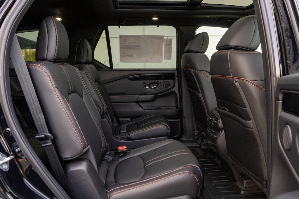 new 2025 Honda Pilot car, priced at $51,375