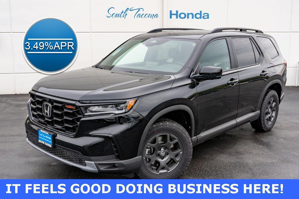 new 2025 Honda Pilot car, priced at $50,625