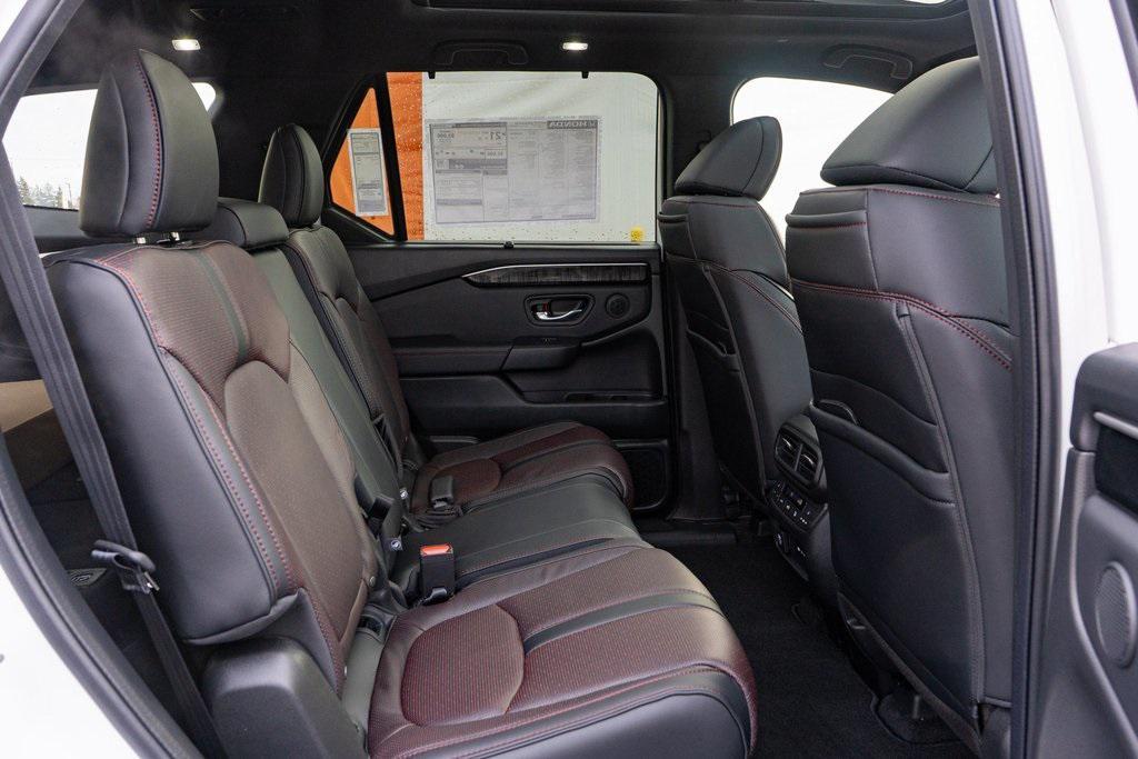 new 2025 Honda Pilot car, priced at $56,530