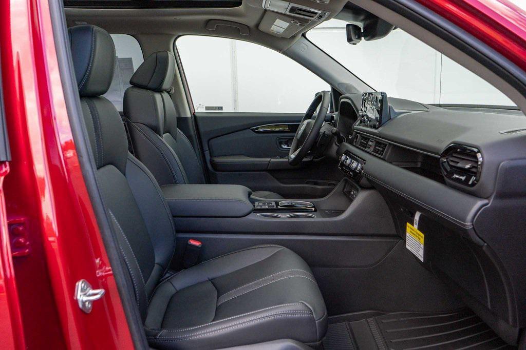 new 2025 Honda Pilot car, priced at $50,800