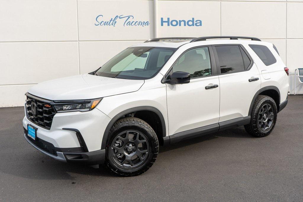 new 2025 Honda Pilot car, priced at $51,830