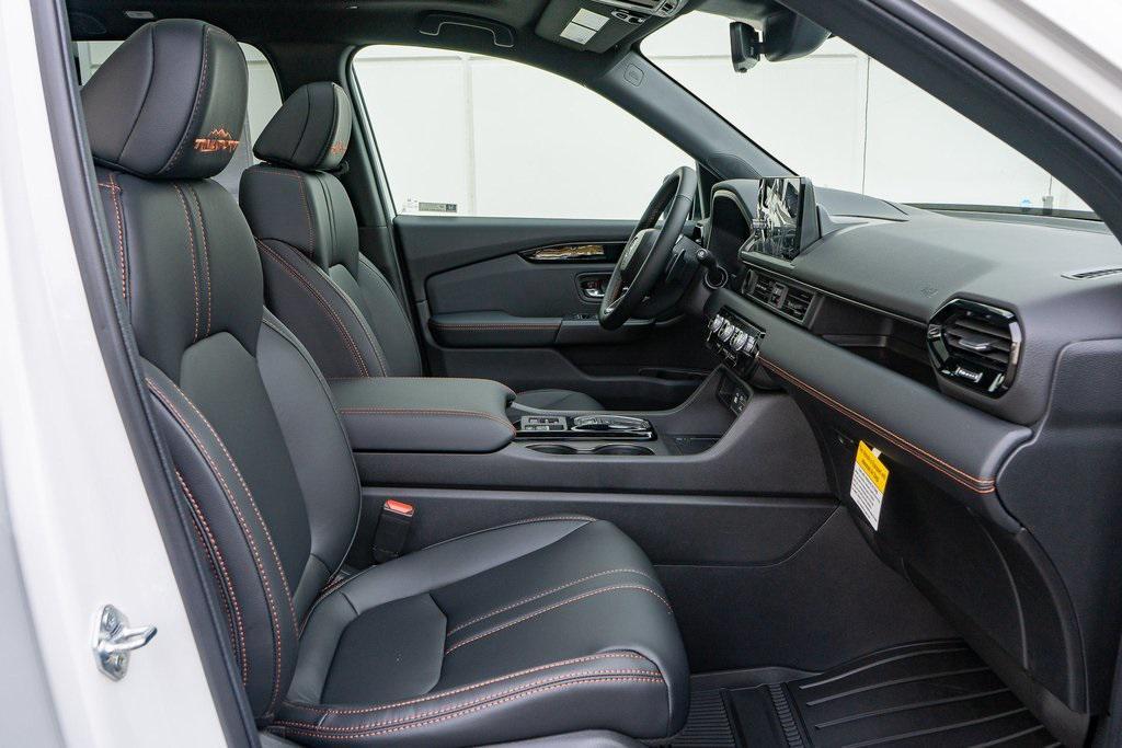 new 2025 Honda Pilot car, priced at $51,830