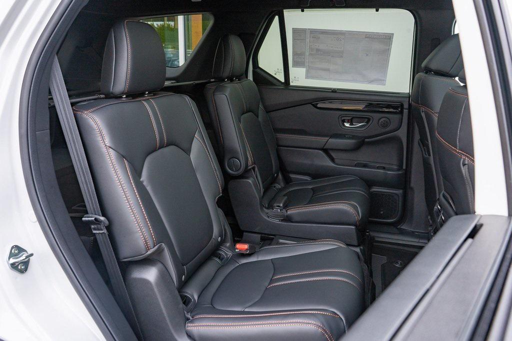 new 2025 Honda Pilot car, priced at $51,830