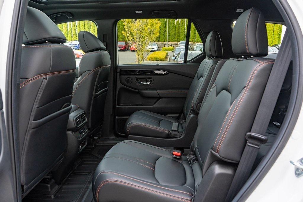 new 2025 Honda Pilot car, priced at $51,830