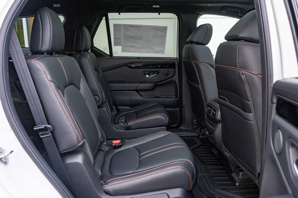 new 2025 Honda Pilot car, priced at $51,830