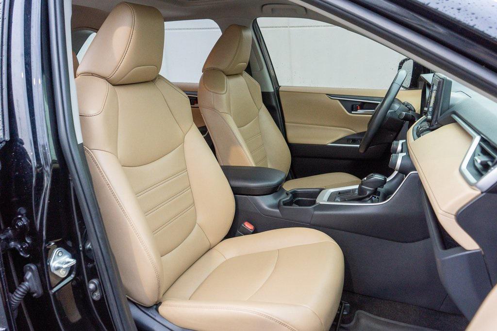 used 2020 Toyota RAV4 car, priced at $26,559